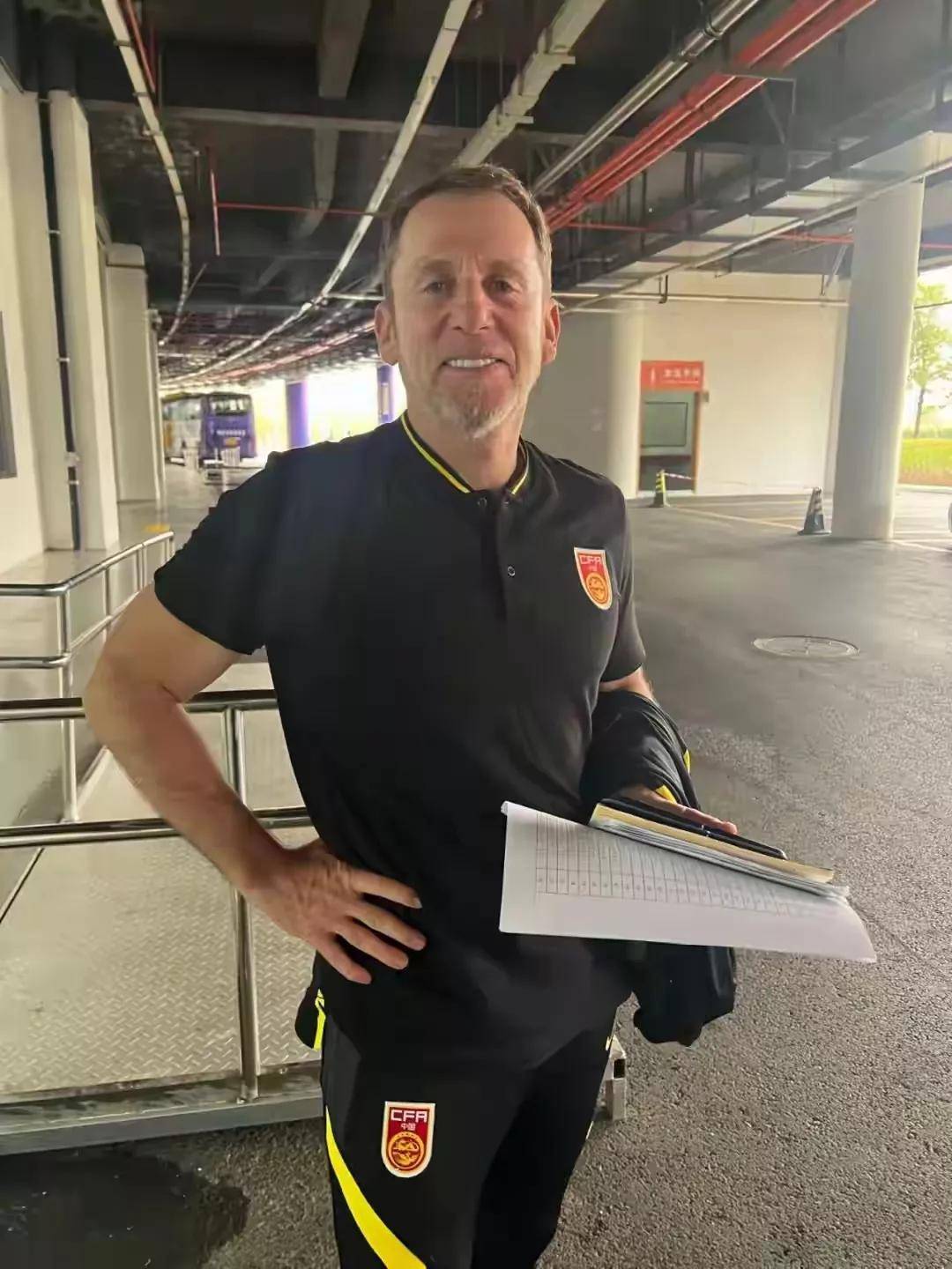 总教练谈战术，球员们积极备战欧洲足球盛事的简单介绍
