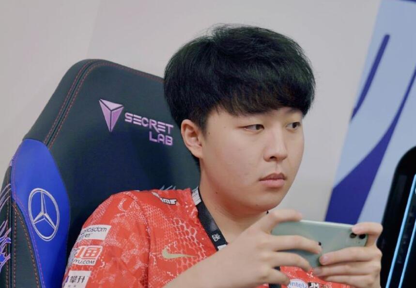 V5绝杀T1，Kanavi拿下关键大龙小组赛2:0（深圳）