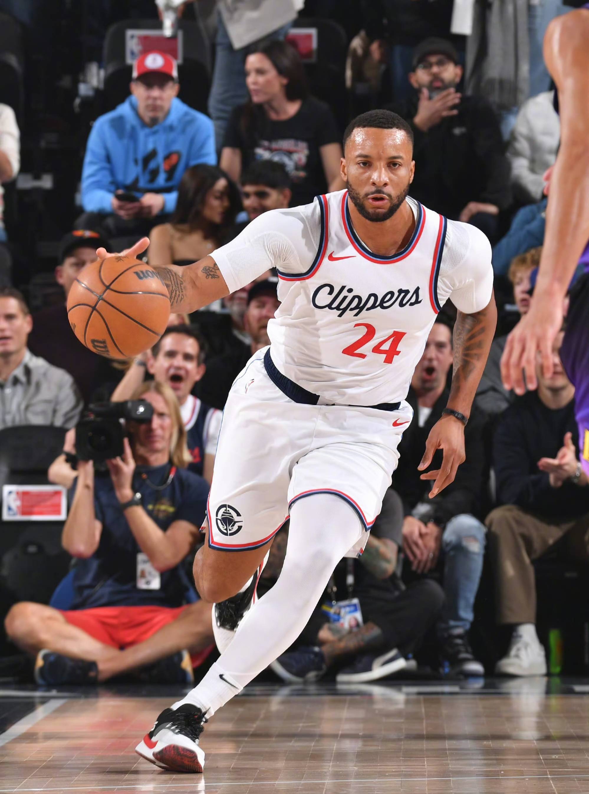 关于快船再胜勇士取得两连胜,乔治比拼三分的信息 关于快船再胜勇士取得两连胜,乔治比拼三分的信息