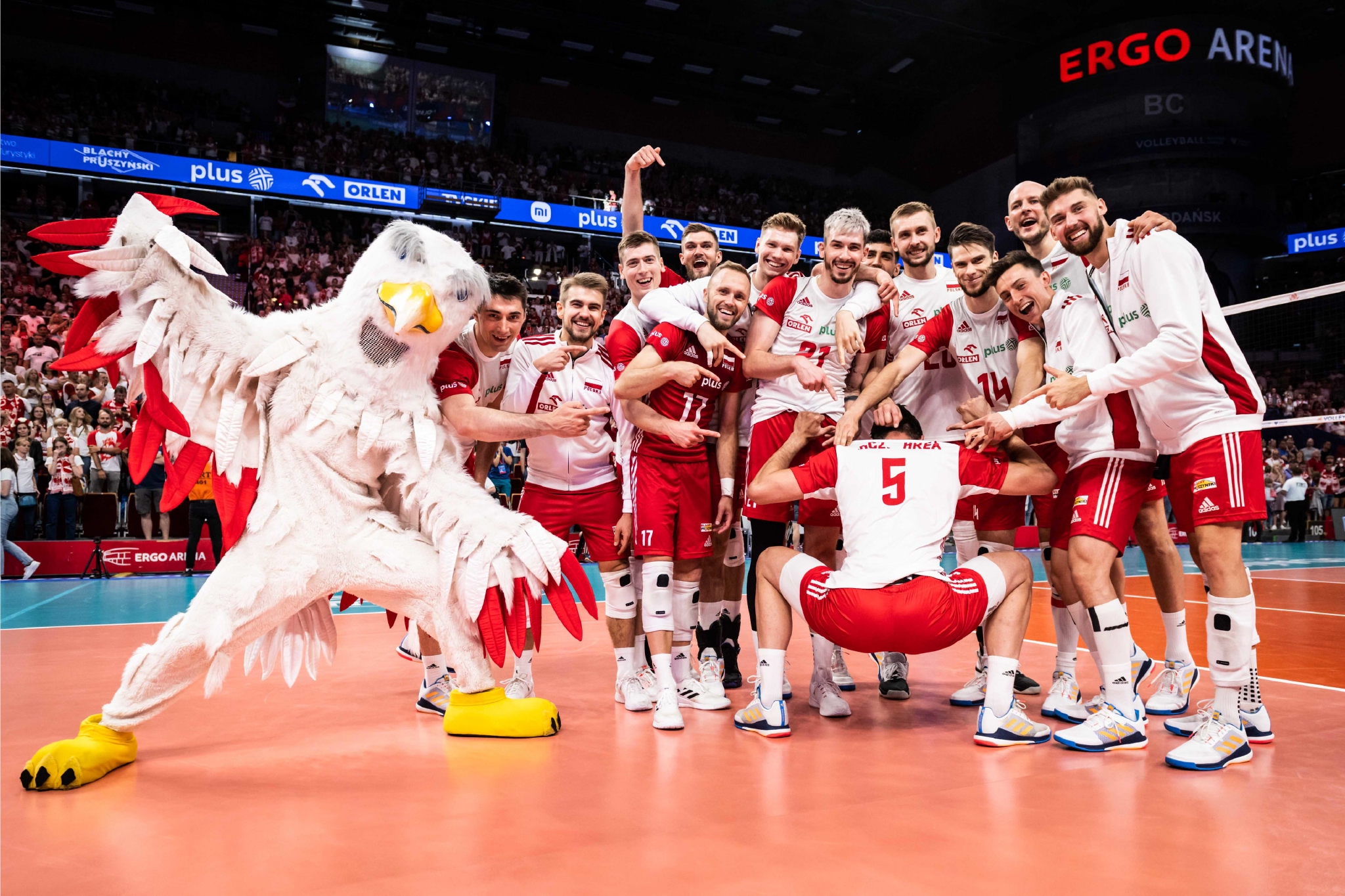 波兰队横扫葡萄牙队,波尔统治全场 波兰队横扫葡萄牙队,波尔统治全场