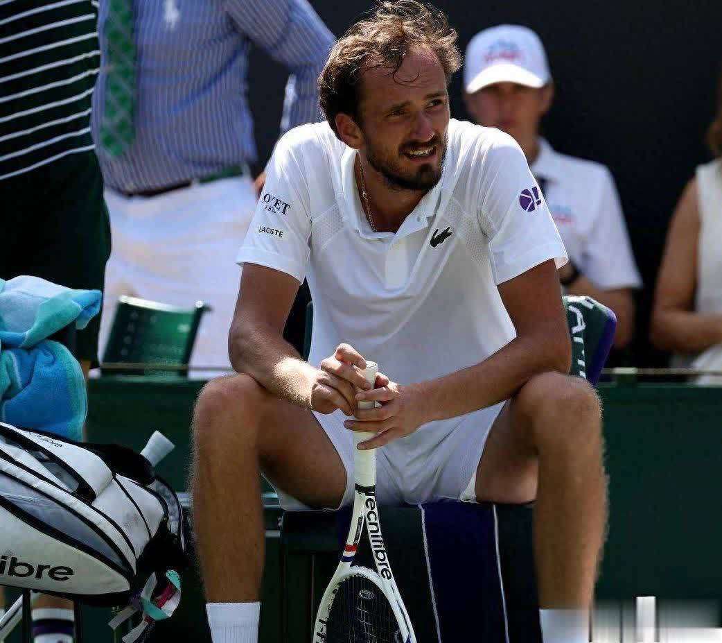ATP总决赛逆转温网，梅德韦杰夫惊艳四座